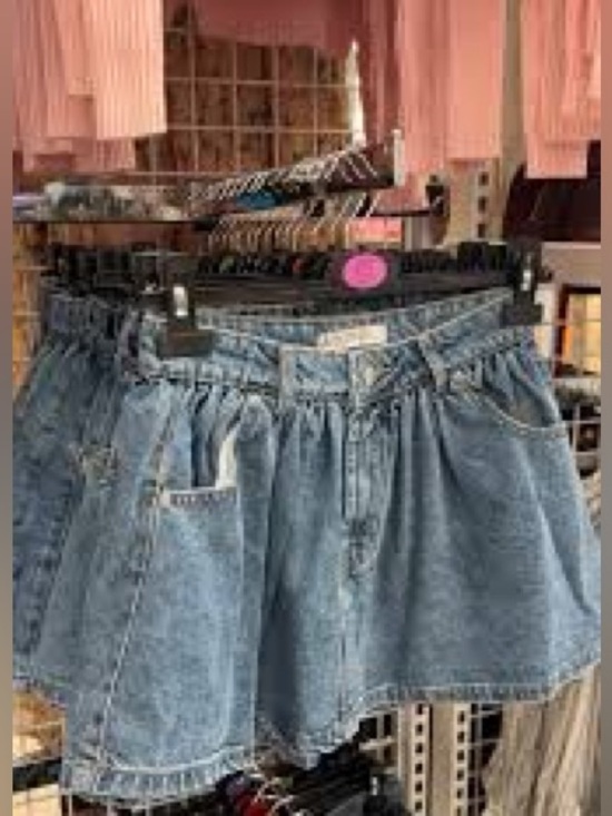 Anthropologie Dresses & Skirts - Anthropologie Blank NYC denim flare pleat mini skirt in light wash size 28